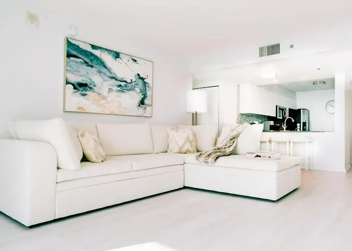 2Br Penthouse With Unbeatable Water Views And Parking