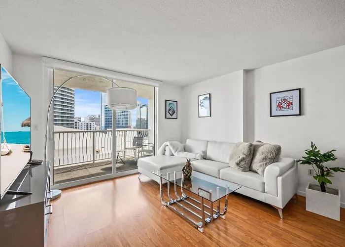 Amazing High Rise At Brickell With Pool View