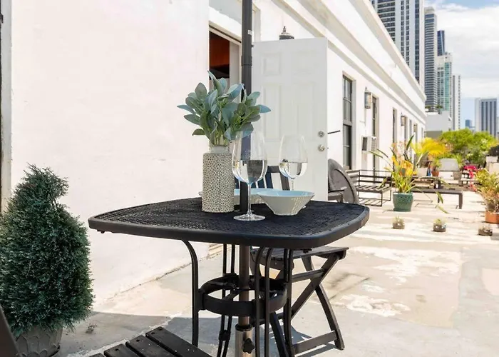 Downtown 1-Br With Balcony - 5 Minutes To Wynwood