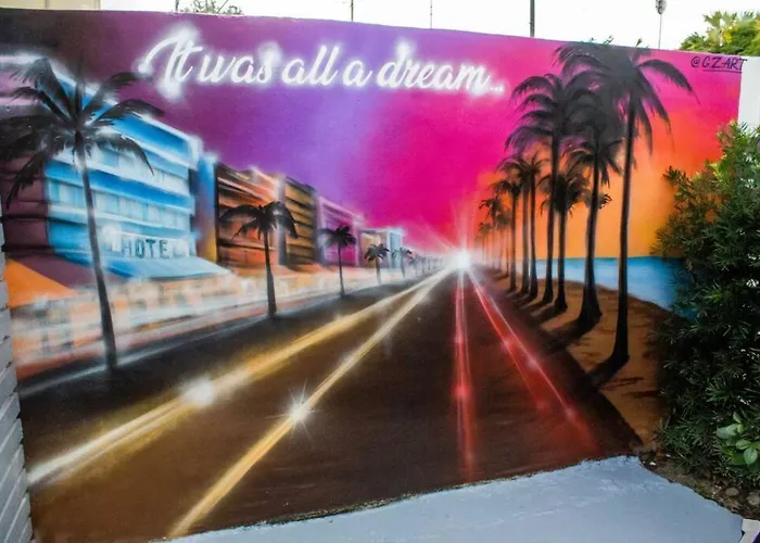 Unique Miami Art Escape W/ Hottub, Arcade & Murals