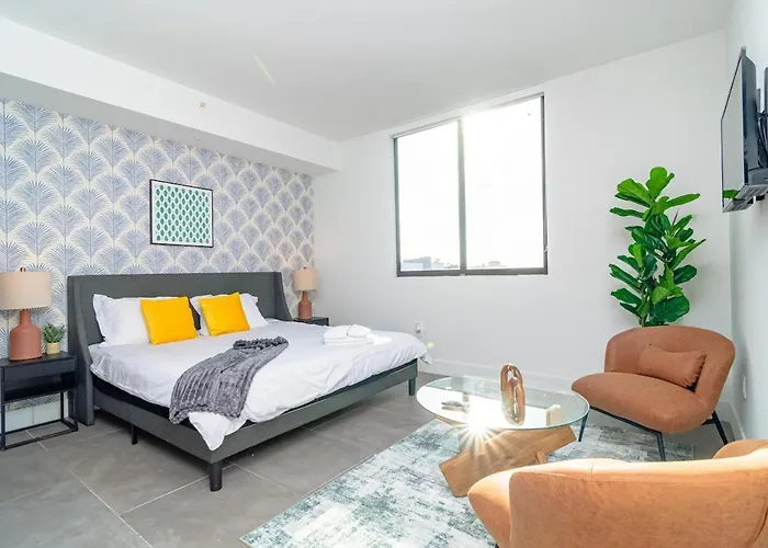 King Bed Brand New Oasis Minutes To Brickell