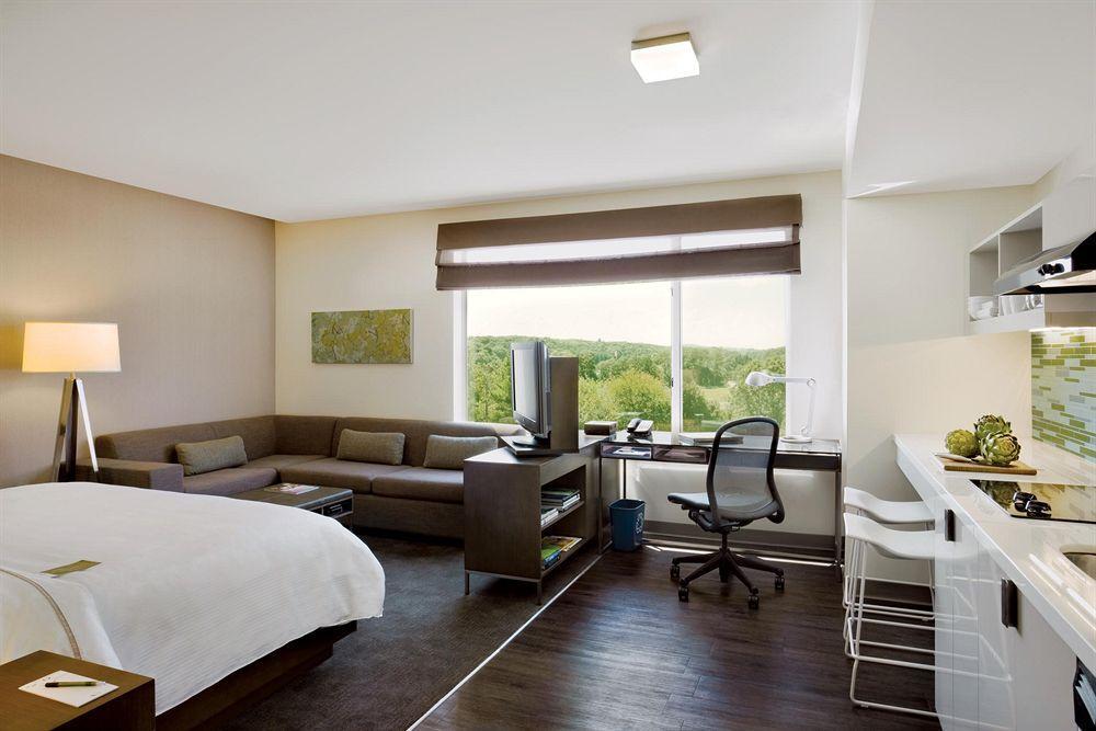 Element International Airport Hotel