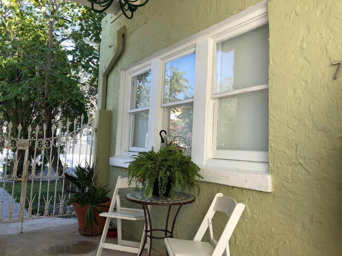 Cozy Aqua Private With Parking Homestay *