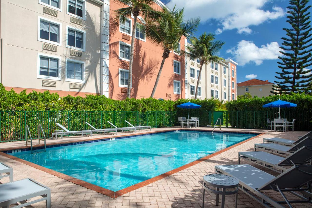 Spark By Hilton Doral 3*