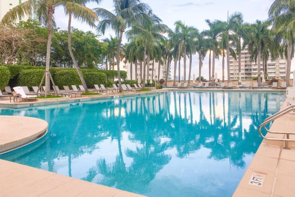 Apartment Highlight At The Of Miami's Stylish 4s