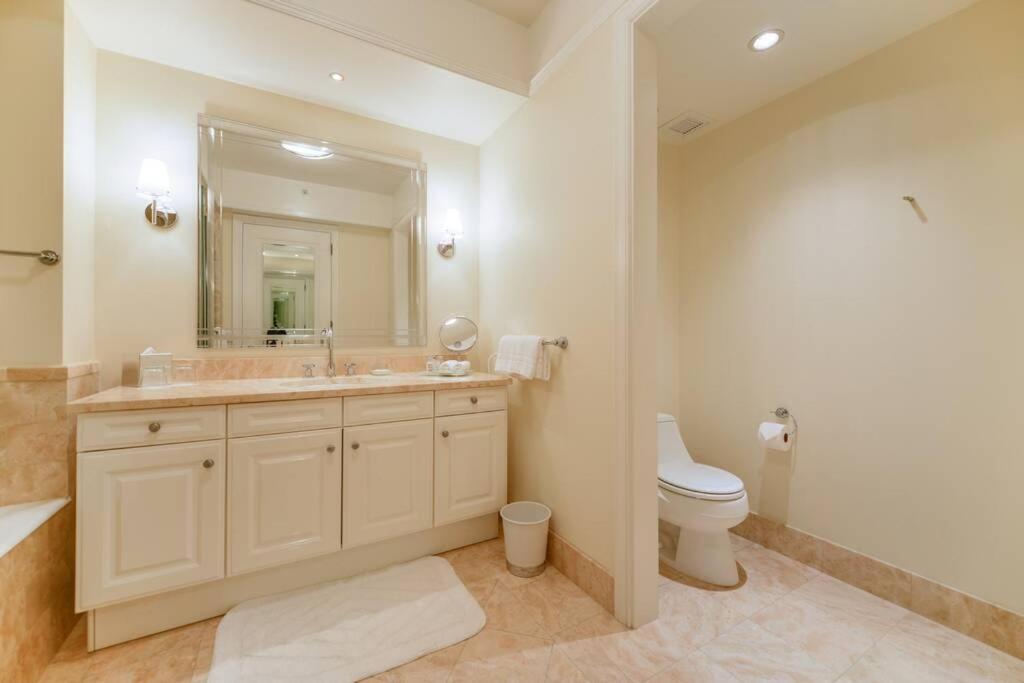 Apartment Highlight At The Of Miami's Stylish 4s *
