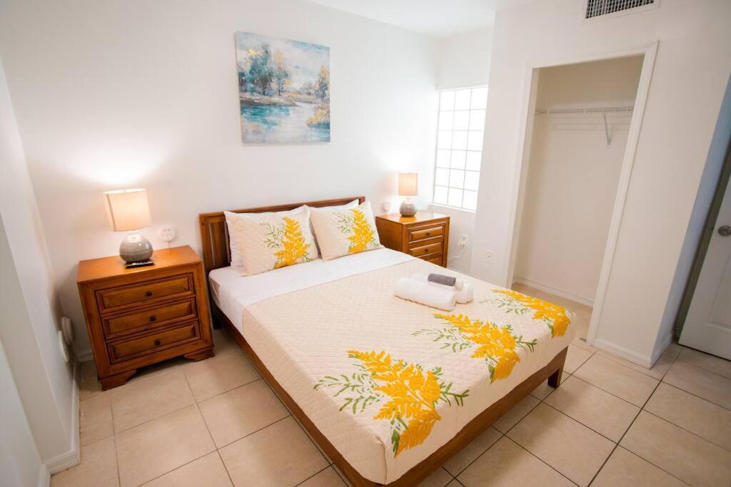 2/2.5 Apartment,7 Mins Airport, 20 Min Beach * Miami