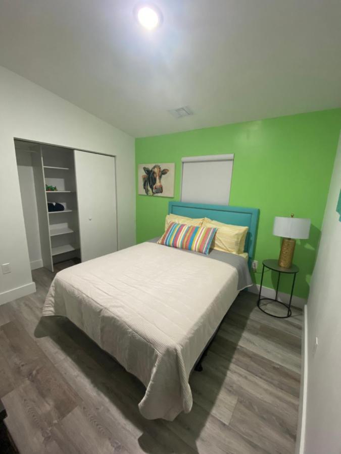 New Modern Cozy Apt Mins Away From South Beach And Wynwood Includes Free Parking *