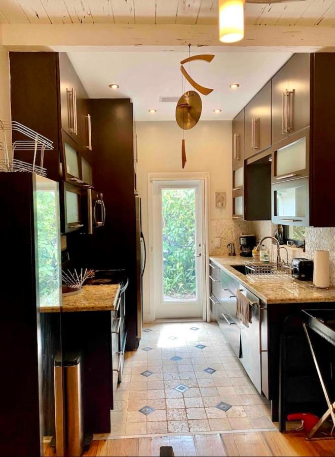 Holiday home Seaside Haven: Gated 2-bedroom With Den And Parking Miami