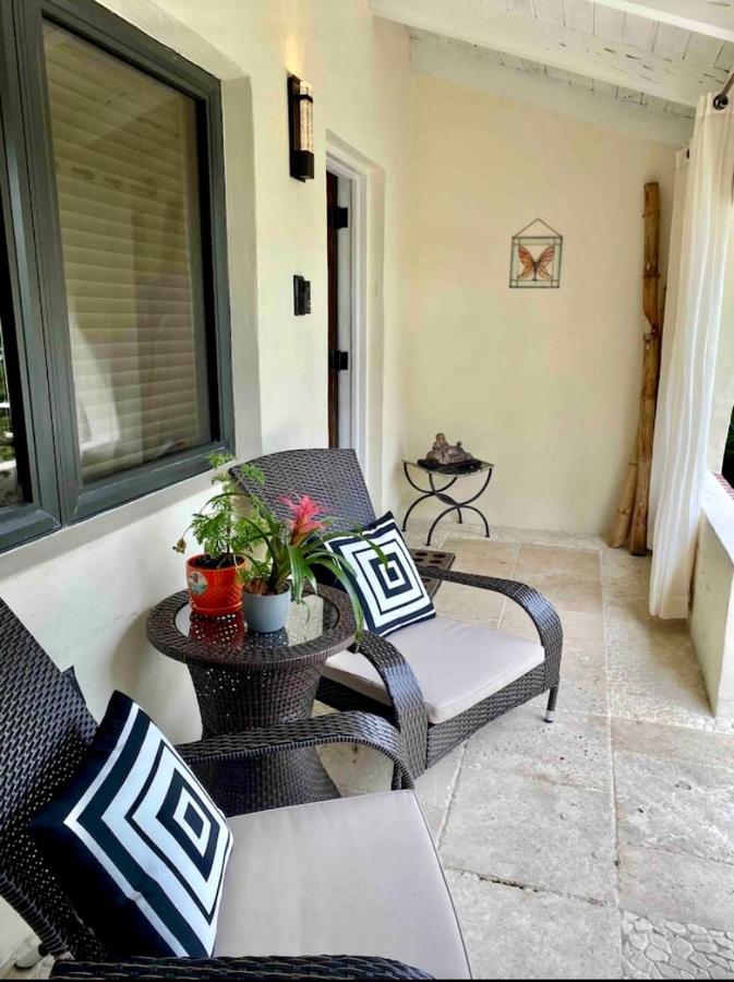 Seaside Haven: Gated 2-bedroom With Den And Parking Holiday home Miami
