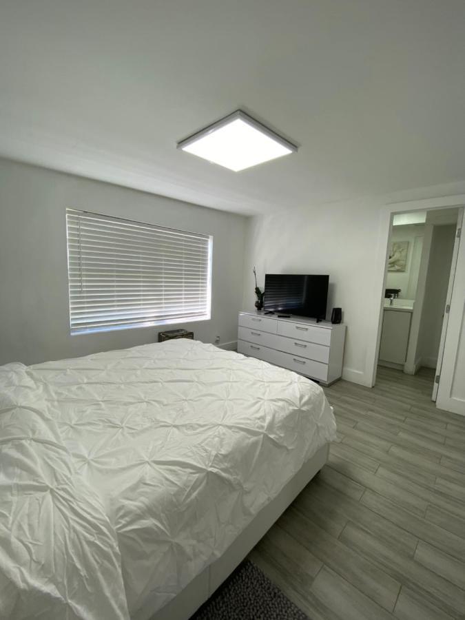 Modern Home, Excellent Location Holiday home *