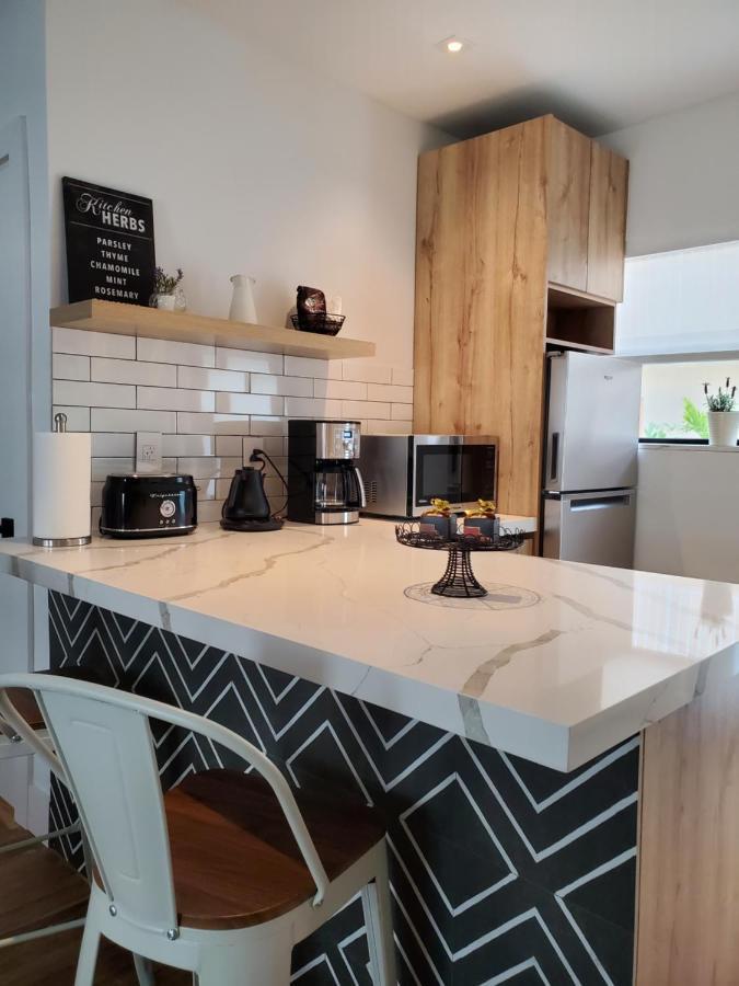 Casa Cuba In Little Havana, Brickell, Calle 8 And 10 Minutes To The Free Parking Apartment