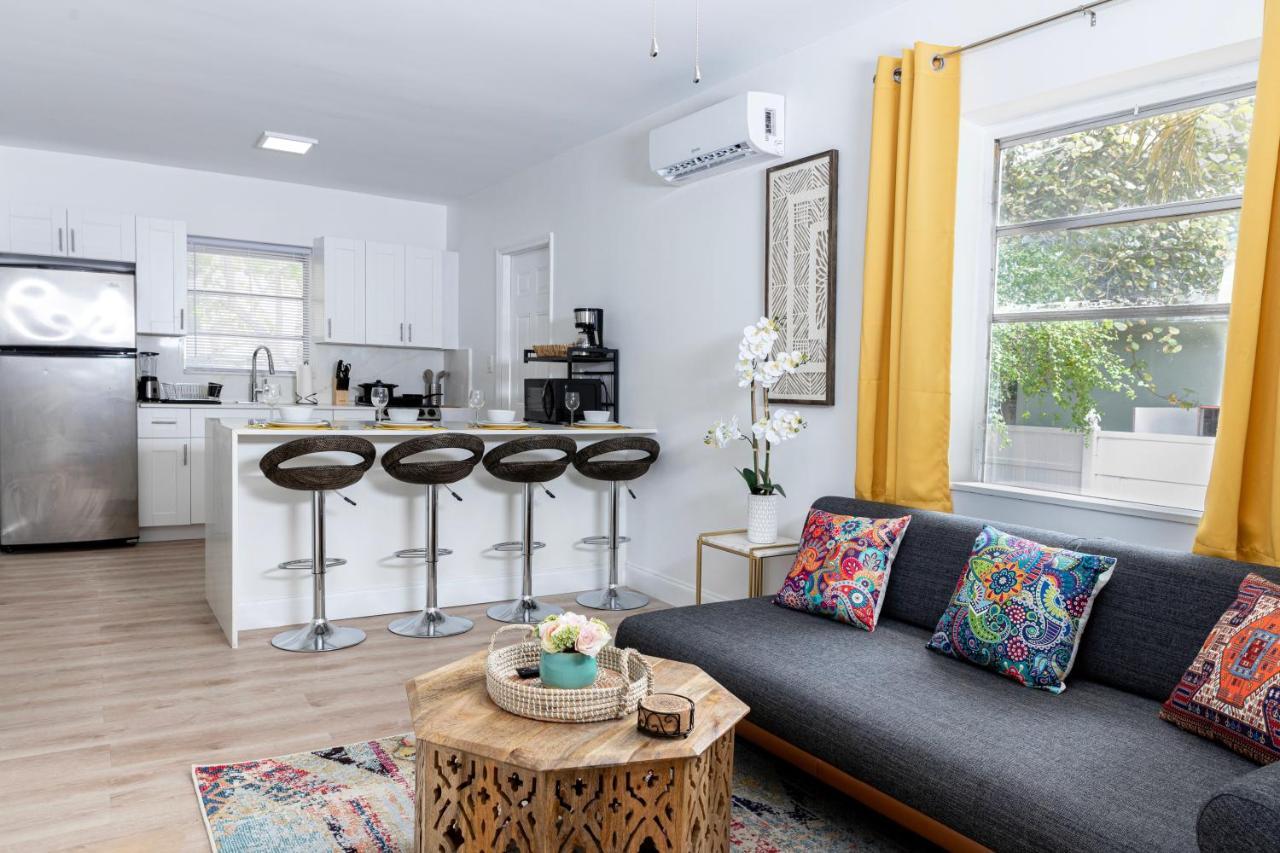 Beautiful Casita With King Bed And Private Patio Close To Calle 8, Mia Airport, Coral Gables Holiday home *