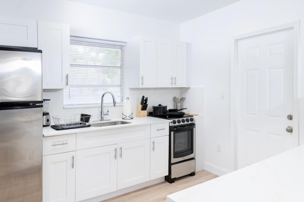 Beautiful Casita With King Bed And Private Patio Close To Calle 8, Mia Airport, Coral Gables Miami
