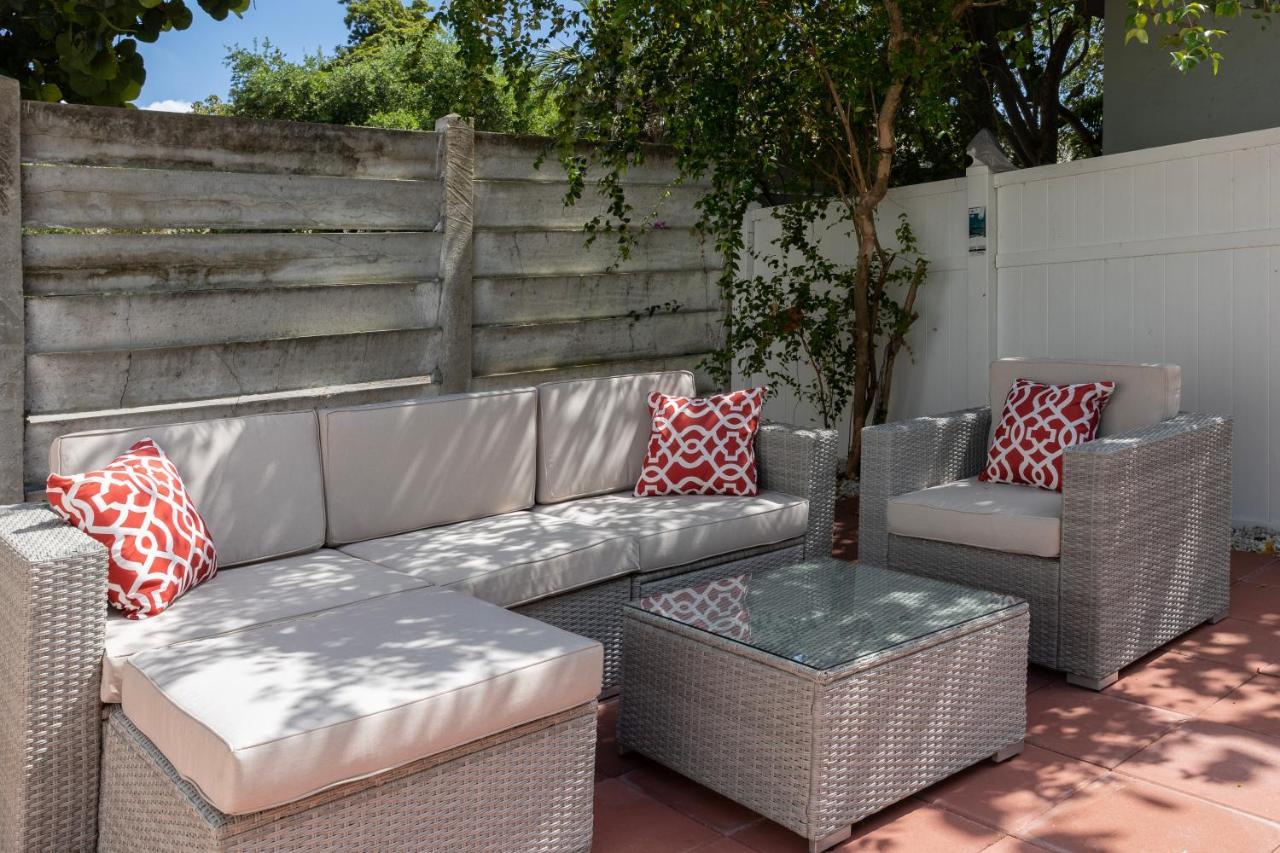 Holiday home Beautiful Casita With King Bed And Private Patio Close To Calle 8, Mia Airport, Coral Gables *