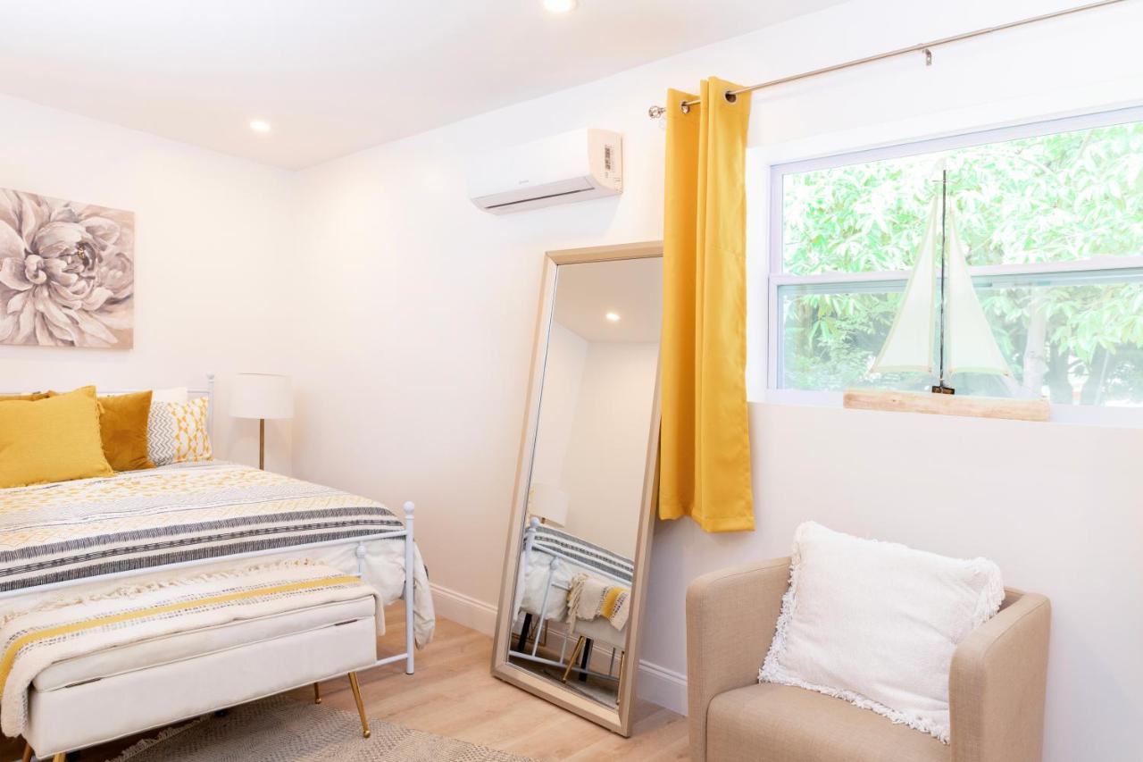 Beautiful Casita With King Bed And Private Patio Close To Calle 8, Mia Airport, Coral Gables *