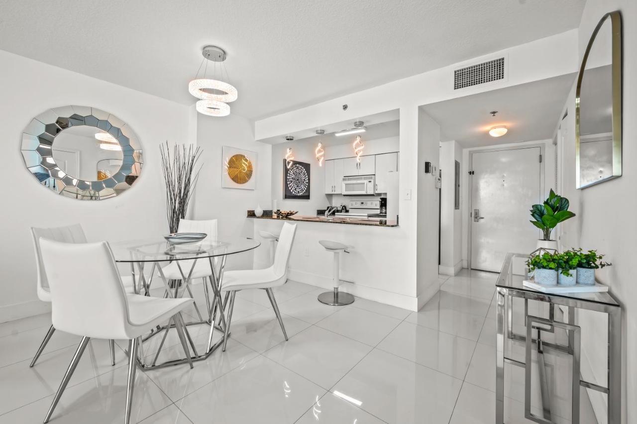 Luxurious With Parking In Brickell Miami