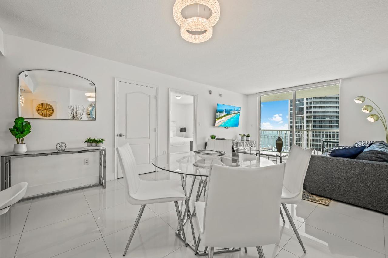 Luxurious With Parking In Brickell Apartment Miami