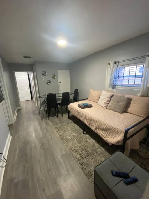 Modern Home, Great Location Miami-Wynwood Dwtn Mia Apartment