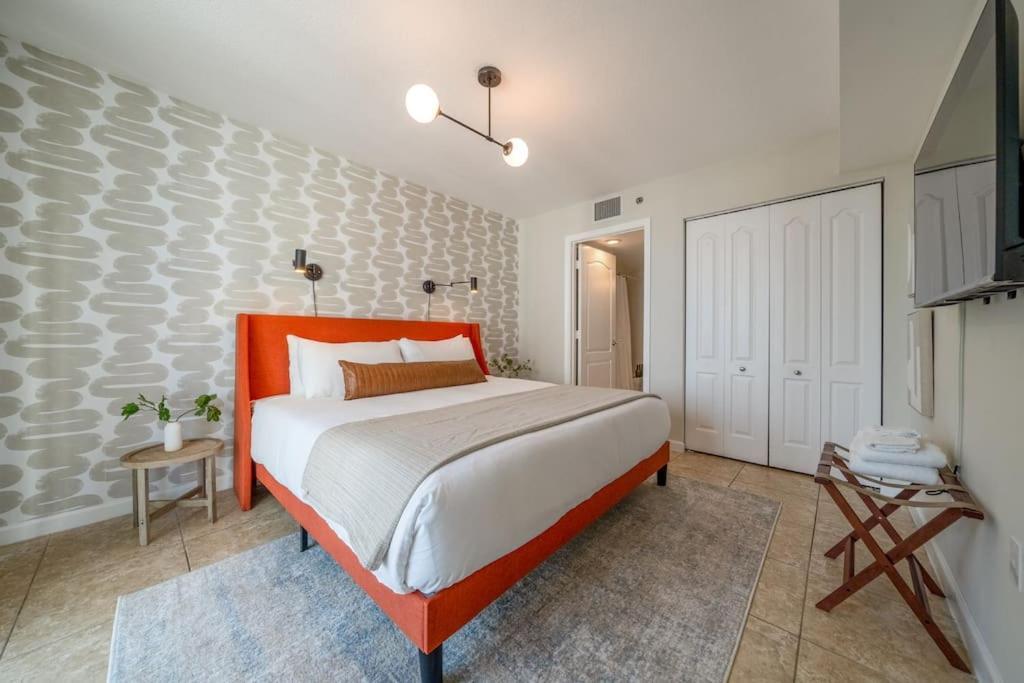 New Contempo - Bay Views & All Amenities Holiday home