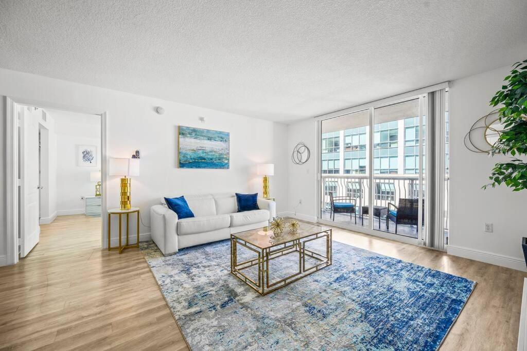High Floor Unit Located In Brickell - Free Parking Apartamento