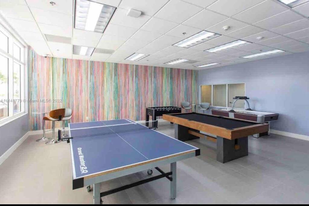 Apartamento High Floor Unit Located In Brickell - Free Parking *