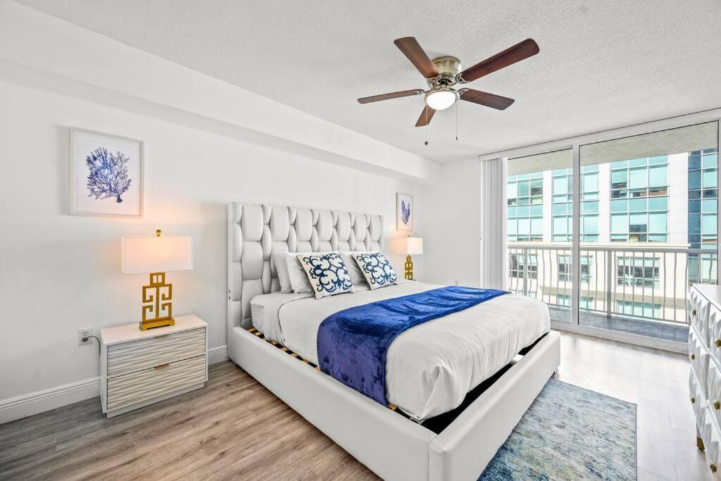 High Floor Unit Located In Brickell - Free Parking Miami