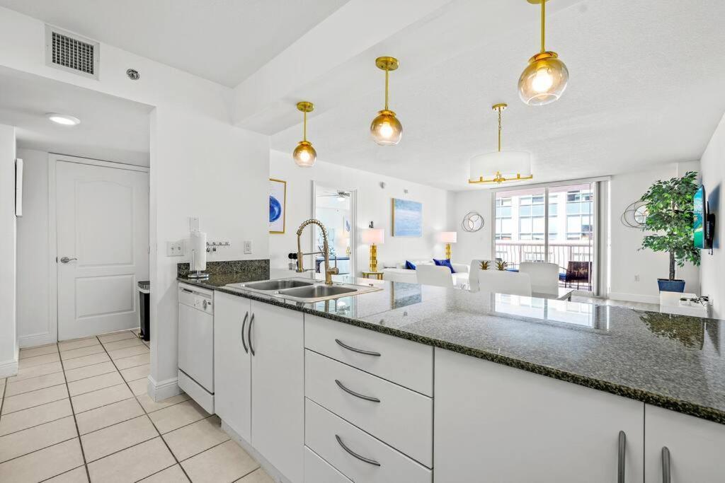 High Floor Unit Located In Brickell - Free Parking Apartamento *
