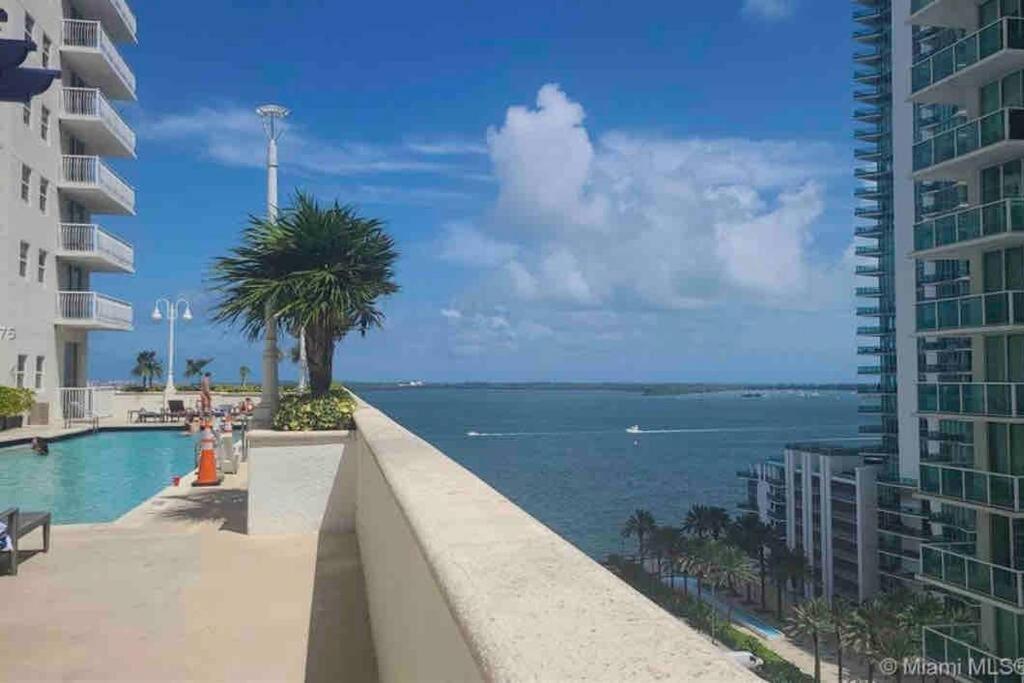 High Floor Unit Located In Brickell - Free Parking Miami