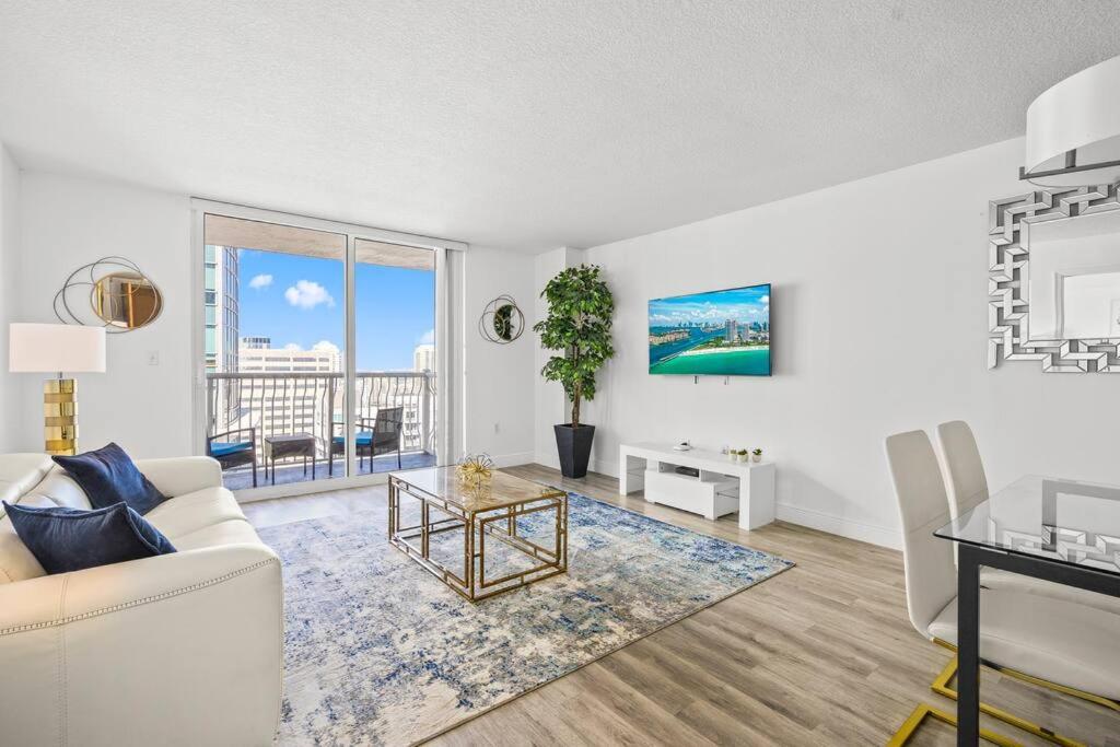 High Floor Unit Located In Brickell - Free Parking Apartamento *