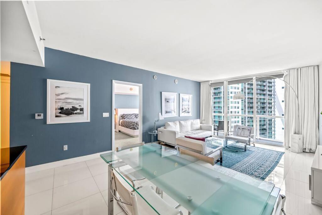 Gorgeous Unit At The W Building Priceless Location