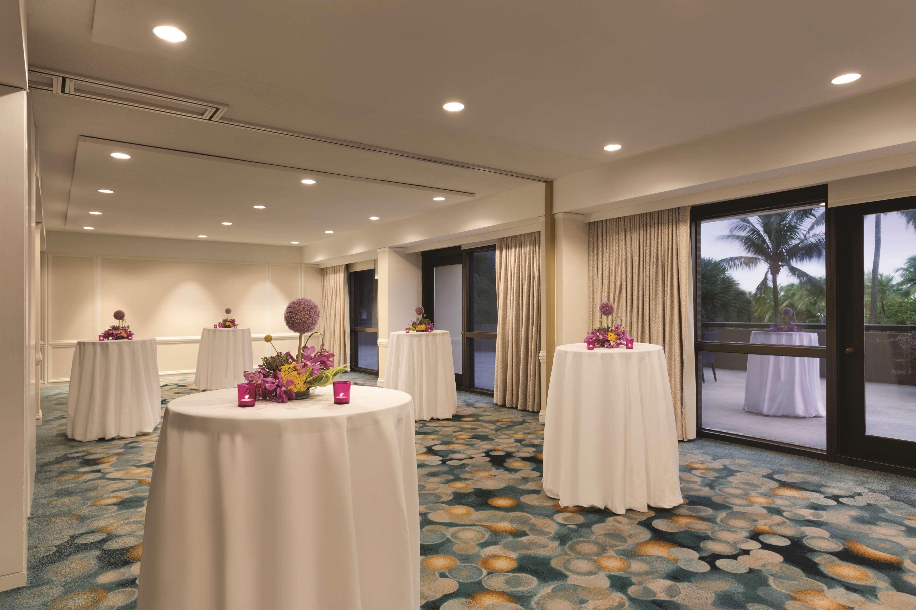 Hilton Airport Blue Lagoon Hotel Miami