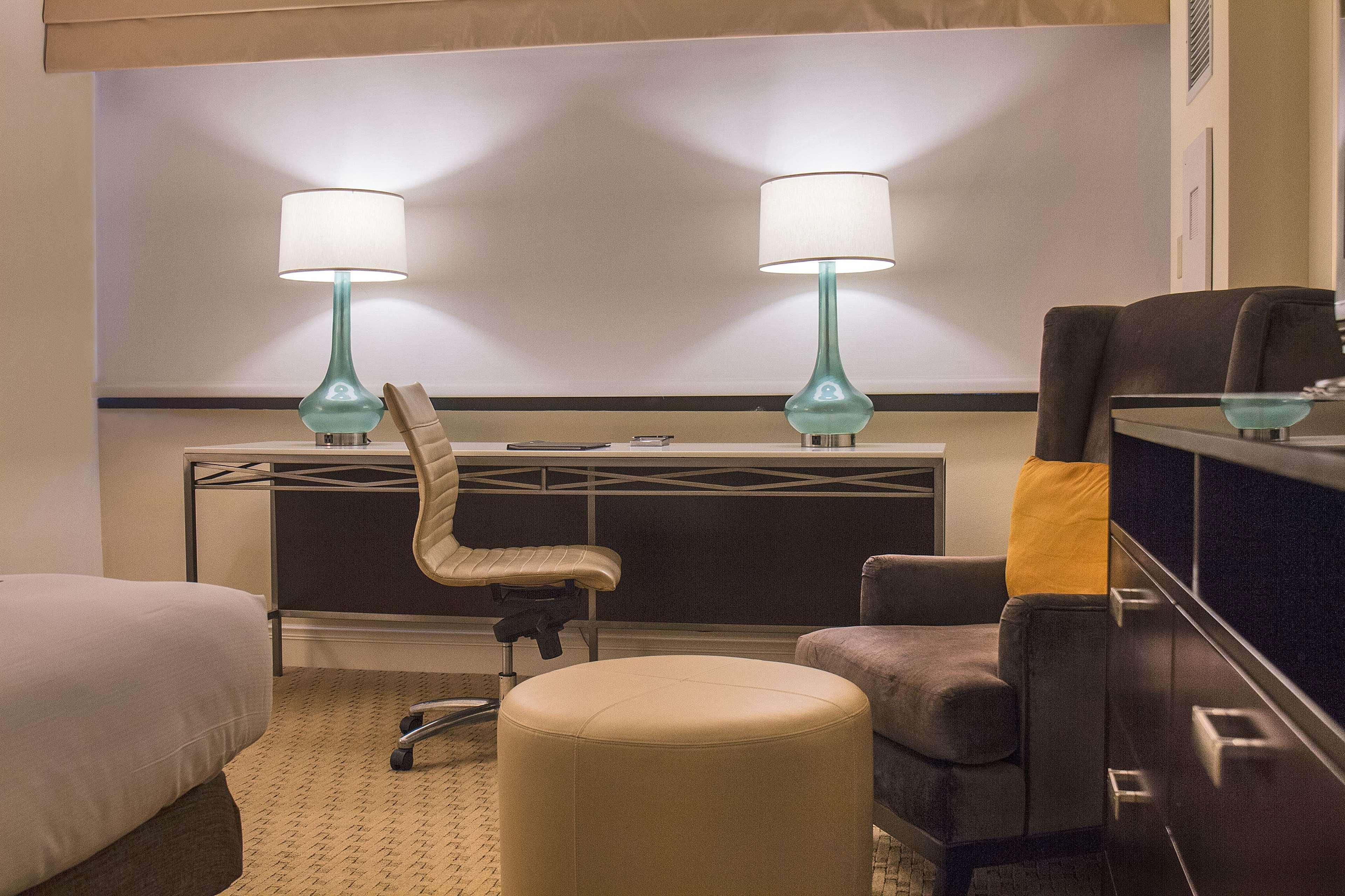 Hilton Airport Blue Lagoon Miami