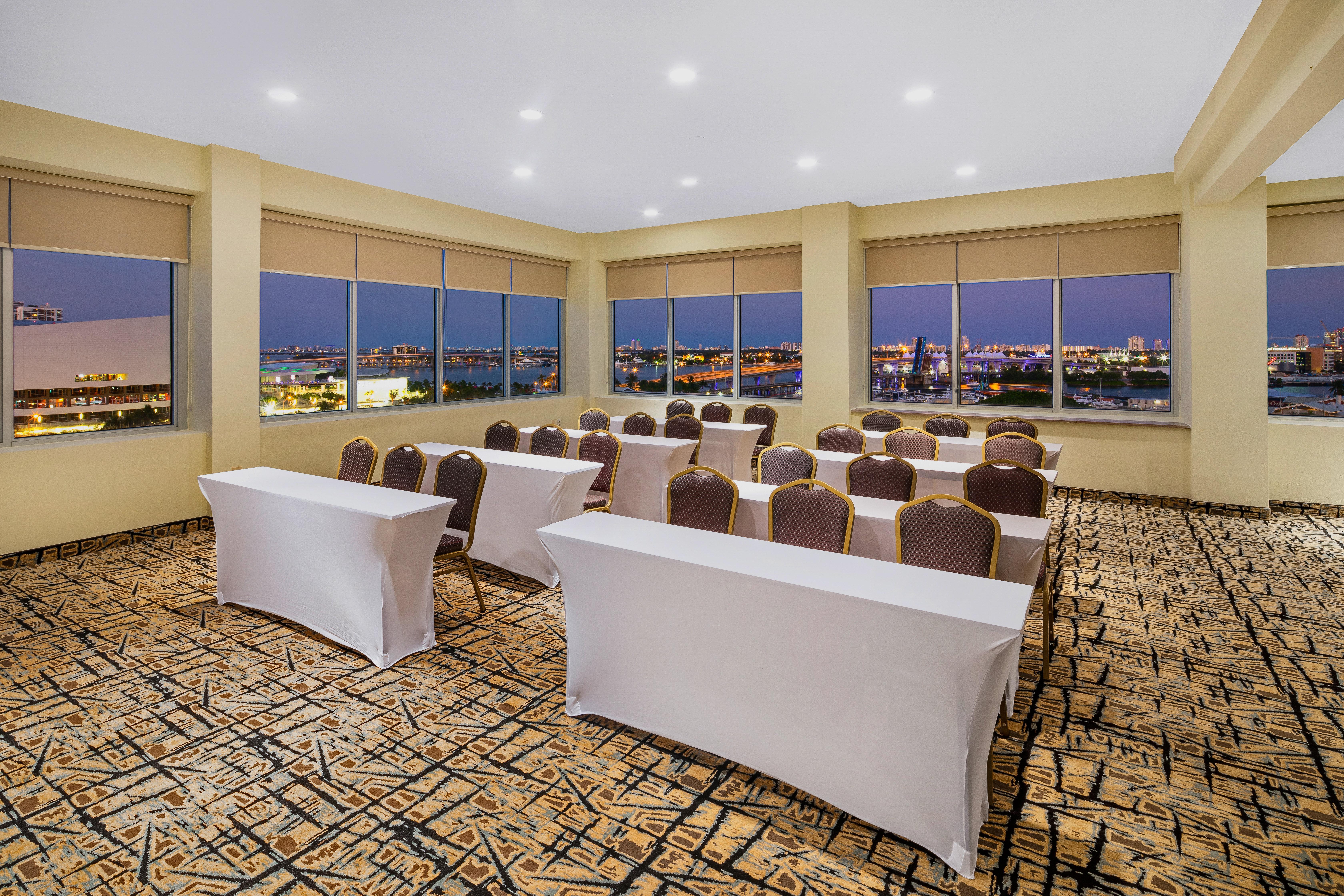 Port Of Miami-downtown By Ihg 3*