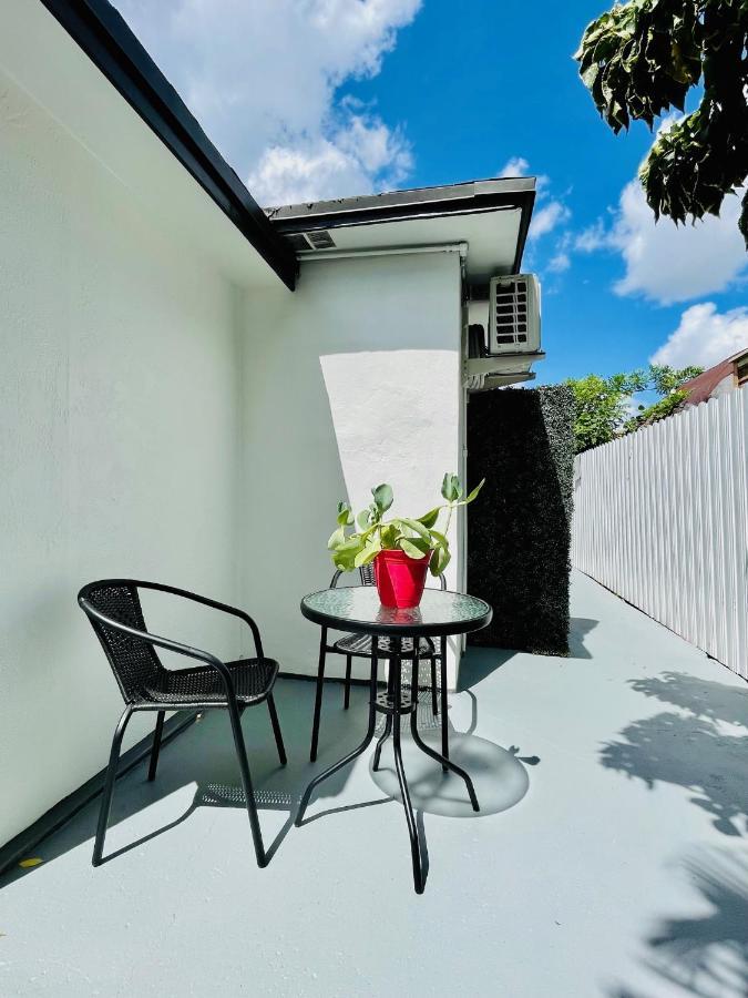 Our Lovely Nest, Free Parking & Wi-fi Apartamento