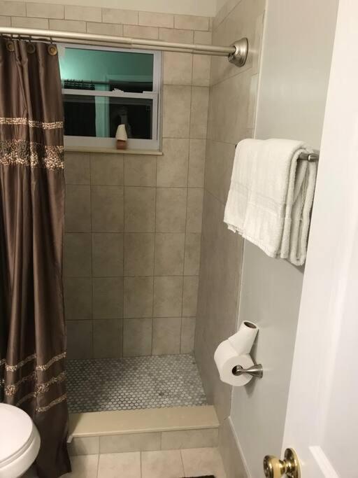 Our Cozy House In The Middle Of Apartment Miami