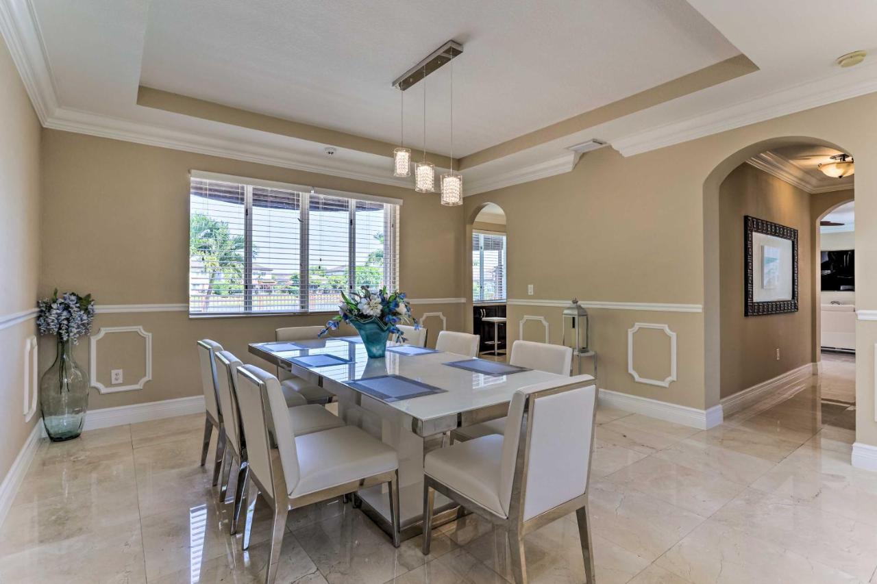 Spacious Retreat With Grill, Pool And Dock! Miami