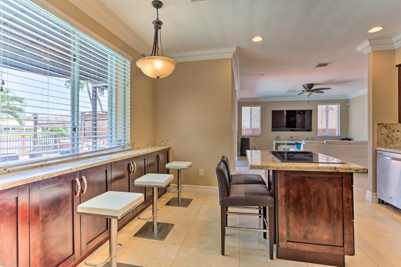 Spacious Retreat With Grill, Pool And Dock! * Miami