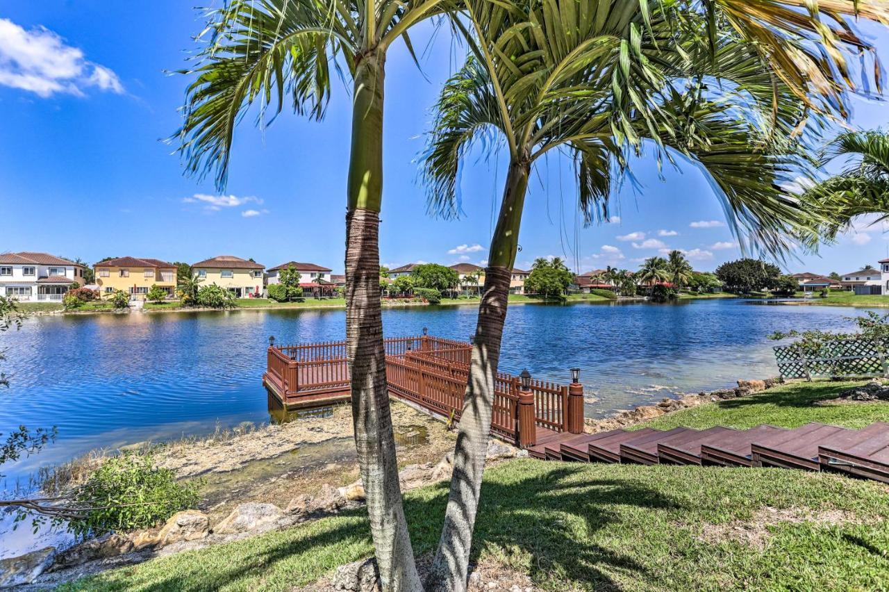 Spacious Retreat With Grill, Pool And Dock!