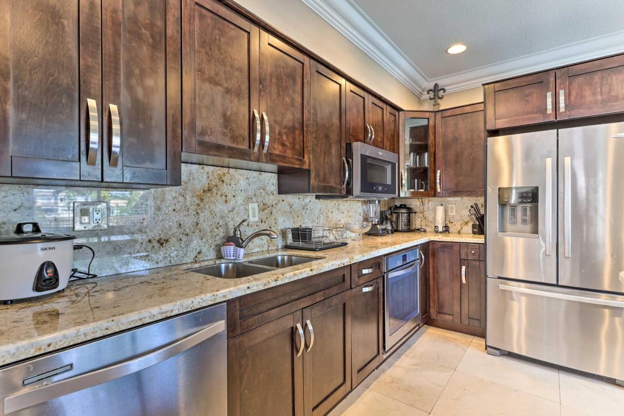 Spacious Retreat With Grill, Pool And Dock! *