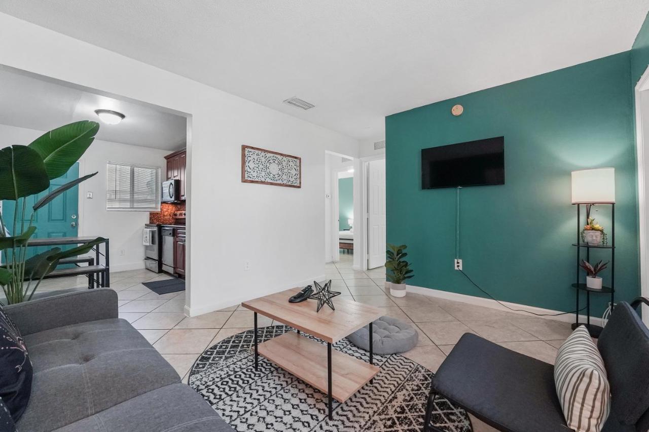 Specious 2 Bedroom Unit In Near Brickell Apartment