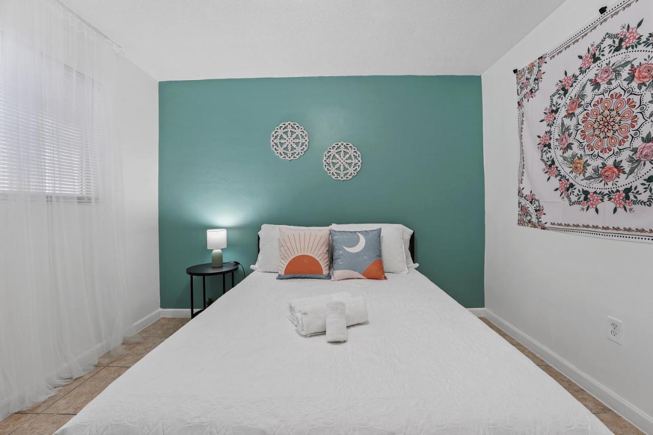 Specious 2 Bedroom Unit In Near Brickell * Miami
