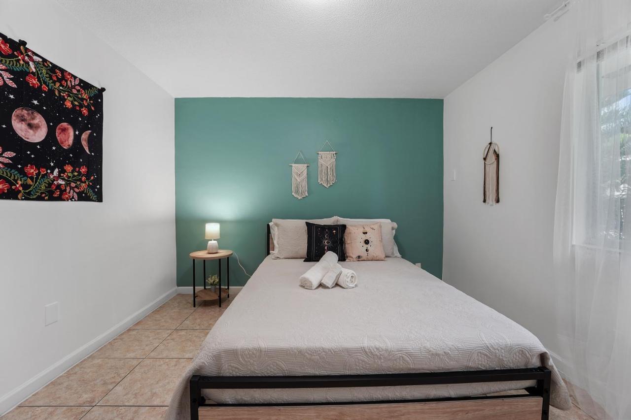 Specious 2 Bedroom Unit In Near Brickell