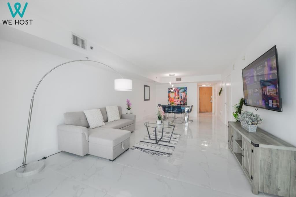 We Host- Awesome Penthouse Apt Brickell W-pool Apartamento Miami