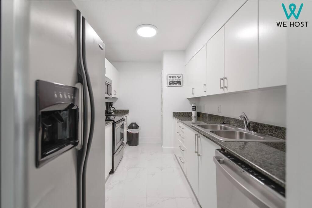 We Host- Awesome Penthouse Apt Brickell W-pool Apartamento