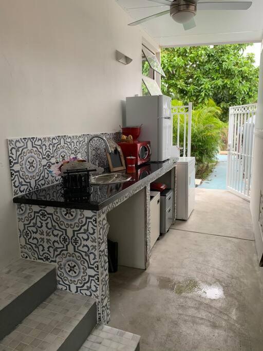 Romantic Spot By The River In The Middle Of The Apartment Miami