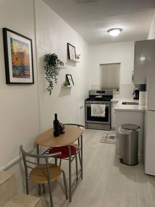 Comfortable Modern Apartment- Location. Miami