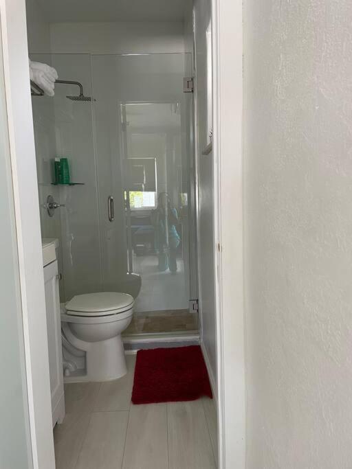 Comfortable Modern Apartment- Location. Apartment