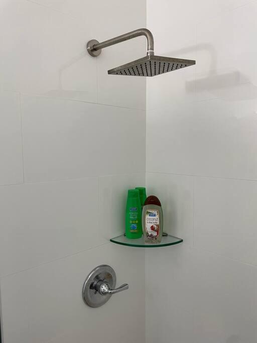 Comfortable Modern Apartment- Location. Apartment