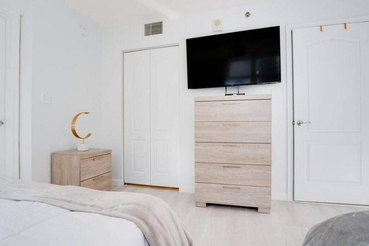 2br Penthouse With Unbeatable Water Views And Parking * Miami
